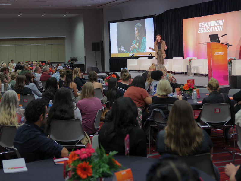 People watching presenter at the Women&#039;s Leadership Symposium at SEMA